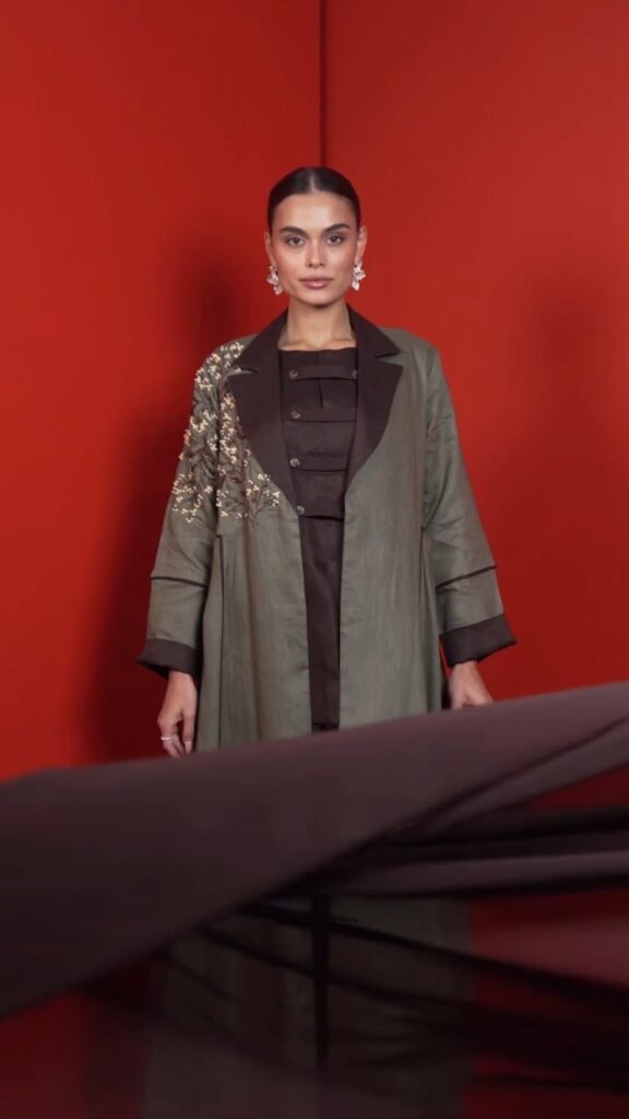 Elegant Embroidered Open Abaya & Inner Slip Set – Available in Midnight Black & Deep Earth Brown - Photo 2